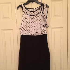 Business style black polka dot dress